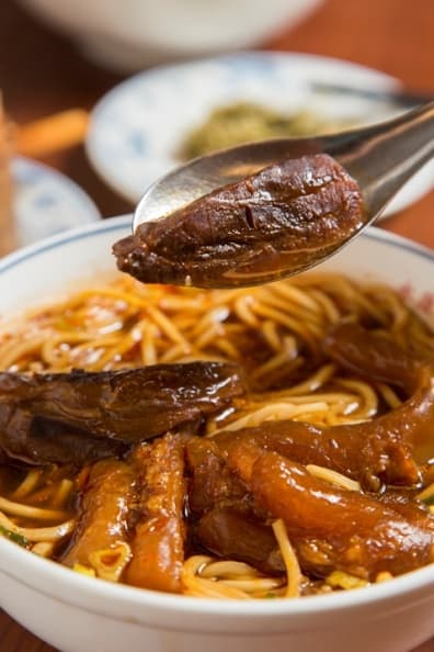 台灣牛肉麵的身世之謎-五大美食家最愛的那碗 台灣牛肉麵的身世之謎-五大美食家最愛的那碗