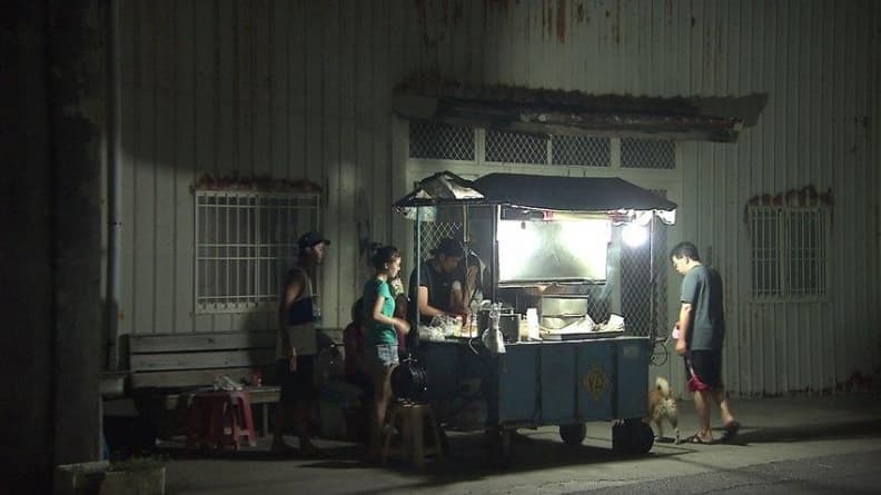 澎湖暗巷深夜燒烤，摸黑也要吃秒殺料理