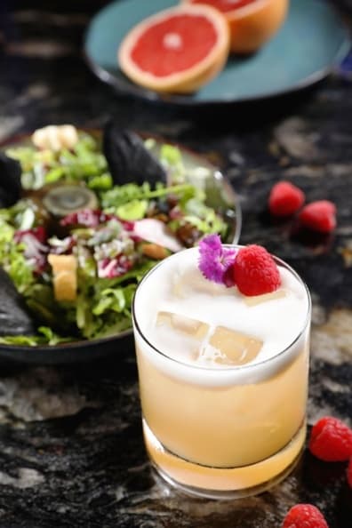 森林系調酒、創意料理,秋季狂想派對這樣玩! Cafe de Lugano調酒-兔子洞裡的紅寶石,可搭佐佩里戈沙拉.JPG