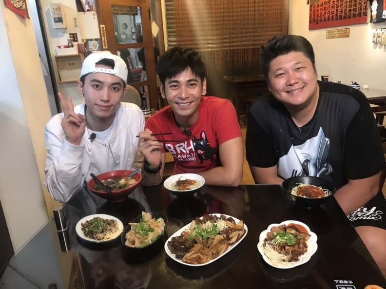 無敵川味乾麵，噴火超過癮，雙醬乾麵必點