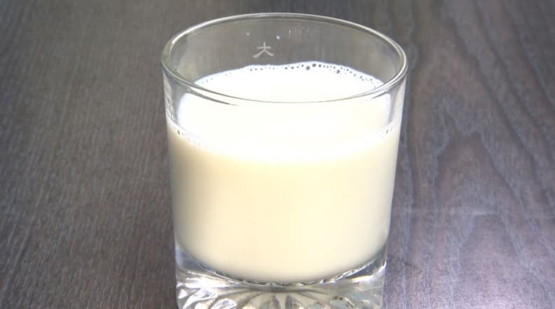 一甲子肉包店下重本 碩大肉塊筍塊一口嚐 白冷肉包8.JPG