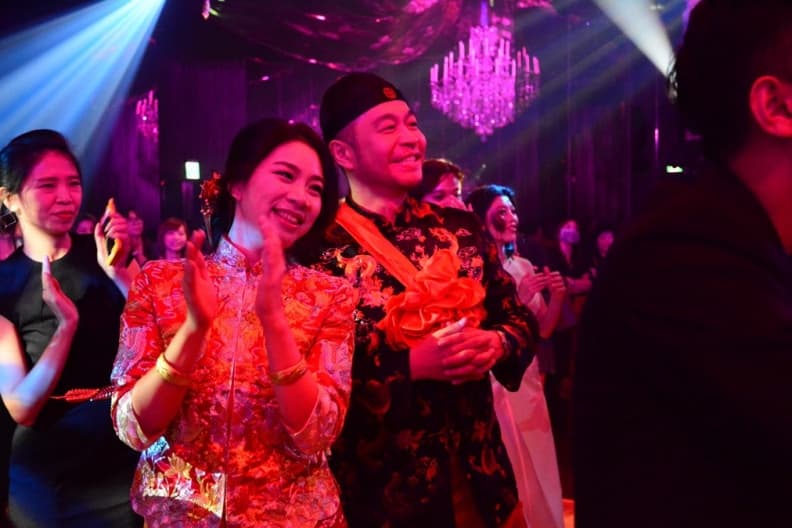 雲朗觀光集團推出全新婚宴方案，消費者可任選6禮搭配，高達12672種排列組合，還可選擇傳統龍鳳掛禮服.jpg