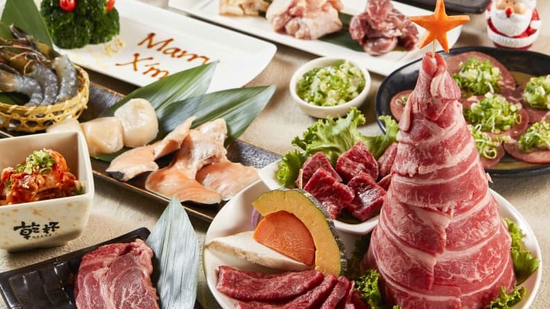 和牛、龍蝦、松葉蟹!高CP值日系聖誕餐,豪華海陸全包! 乾杯燒肉居酒屋推出「燒肉聖誕樹」聖誕大餐,吸睛度破表!.jpg
