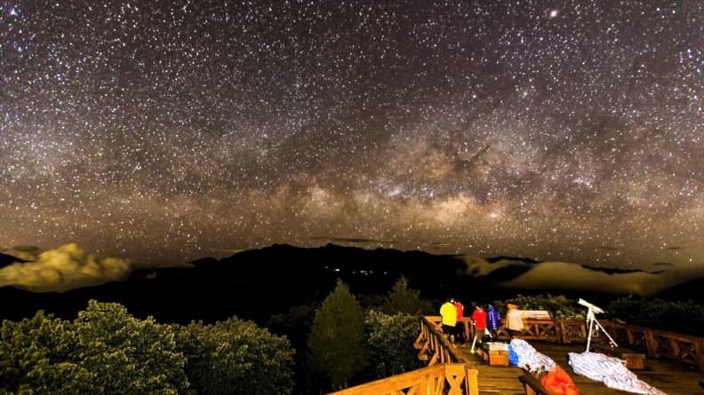 天文迷筆記!2018暑假3大奇觀「流星雨+月全食+火星大衝」約一波出發!