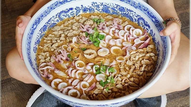 麵線控也會怕！全台最狂「大碗公麵線」一碗10人吃