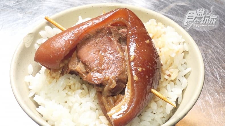 彰化排隊爌肉飯！皮Q肉嫩加半熟蛋超邪惡，特殊口感蒸麵也必吃