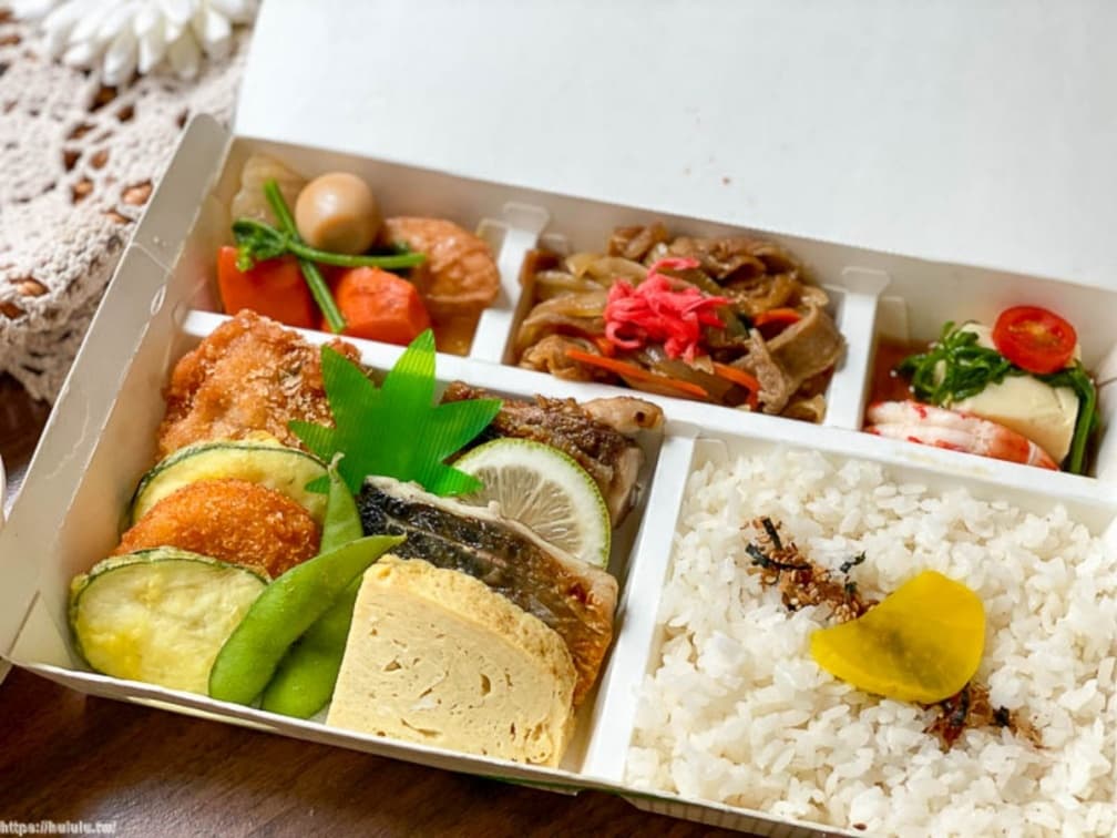 超澎派！日式居酒屋推「海鮮餐盒」鋪滿12款好料，小資族必點「雙主食便當」只要150元