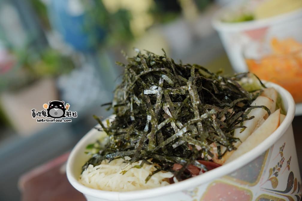６種配菜天天換！爆料涼麵必吃「剝皮辣椒＋舒肥雞」口味，再搭酥脆現烤甜甜圈太犯規