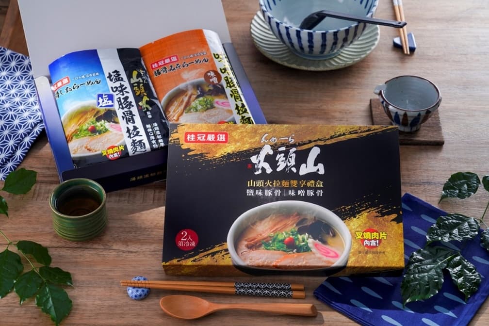 桂冠也推拉麵？超狂聯名「山頭火拉麵」開嗑，再嘗最暖UNIQLO酒釀芝麻湯圓