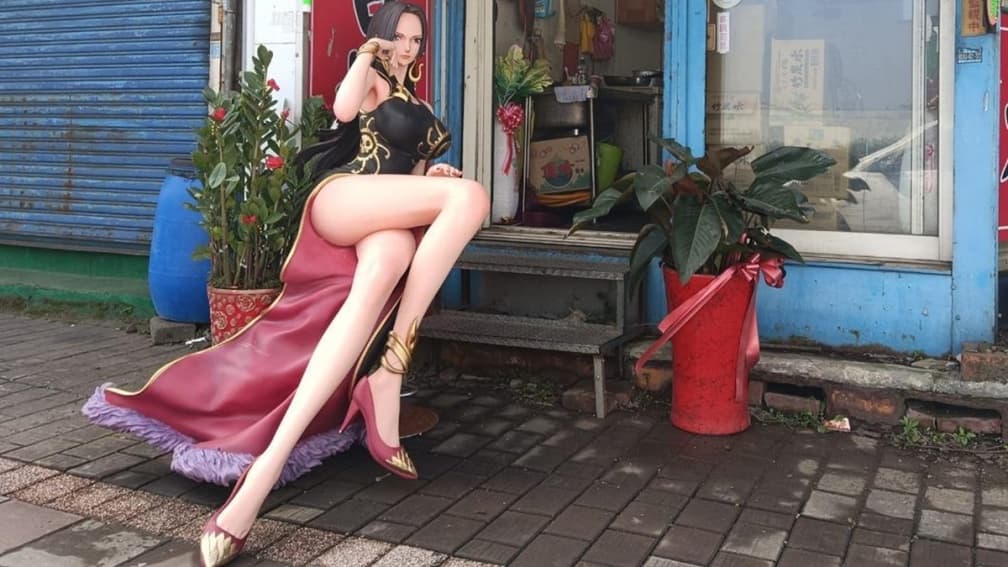 巨乳＋逆天長腿超吸睛！女神級檳榔西施攤前攬客，內行人驚呼：她身價超貴
