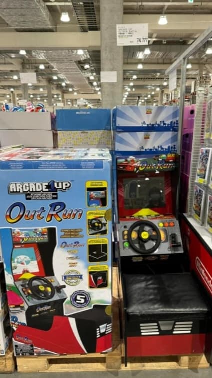 好市多超狂新品！「經典賽車街機」有油門、煞車、打檔，網友嗨：好想買
