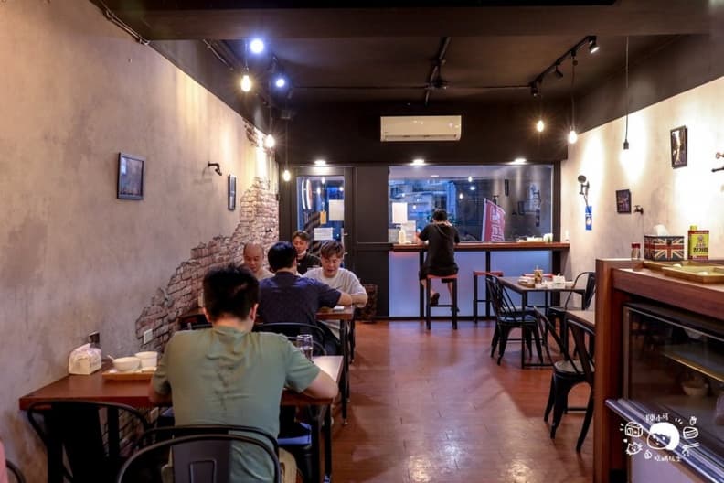 白飯、老火湯無限續碗！老饕激推「永和最好吃燒臘」在這，神級燒肉酥脆銷魂