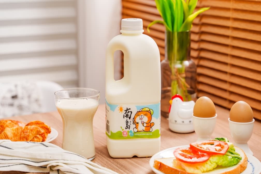 白爛粉必喝!「南島鮮乳x白爛貓」包裝超萌,雙牧場乳源還有標章認證(中獎公布) 白爛粉必喝!「南島鮮乳x白爛貓」包裝超萌,雙牧場乳源還有標章認證(中獎公布)
