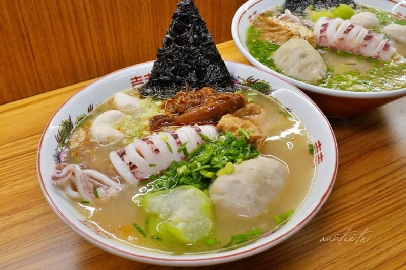 免衝花蓮！排隊超夯「雞湯小卷米粉」台中就能吃，整隻小卷霸氣上桌更澎派