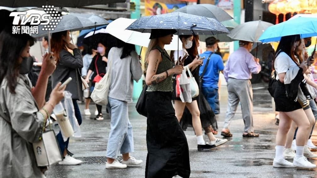 颱風「瑪娃」最快明晚生成!專家曝對台影響,雷雨胞不斷生成集中在桃、竹 颱風「瑪娃」最快明晚生成!專家曝對台影響,雷雨胞不斷生成集中在桃、竹