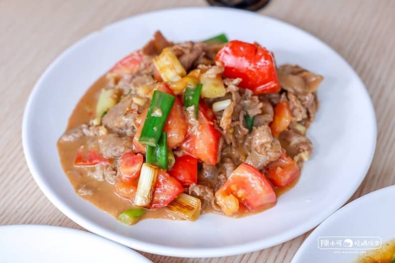挑戰免錢霸王餐!超狂老闆推「炒羊肉免費吃」,吃3碗飯就送1盤太佛心 挑戰免錢霸王餐!超狂老闆推「炒羊肉免費吃」,吃3碗飯就送1盤太佛心