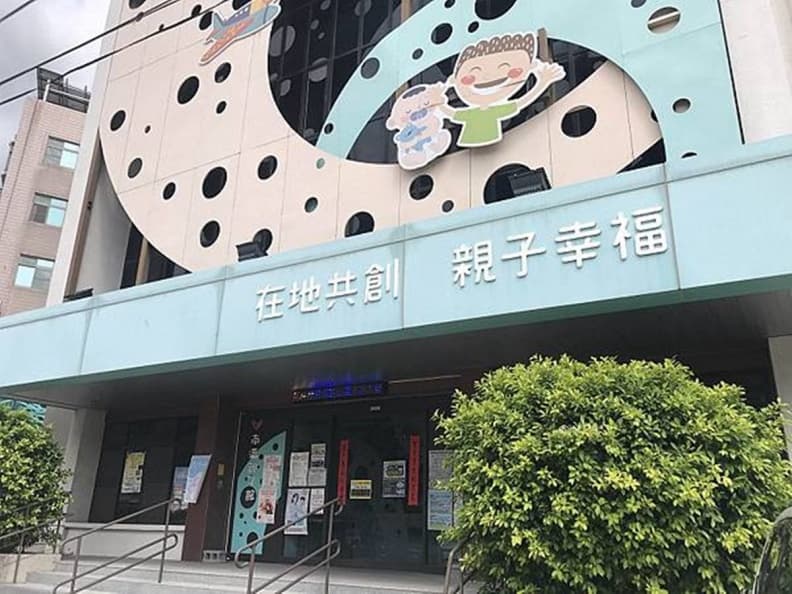 300坪免費玩一整天！台南「室內親子樂園」先衝透明溜滑梯、大型積木橋超放電
