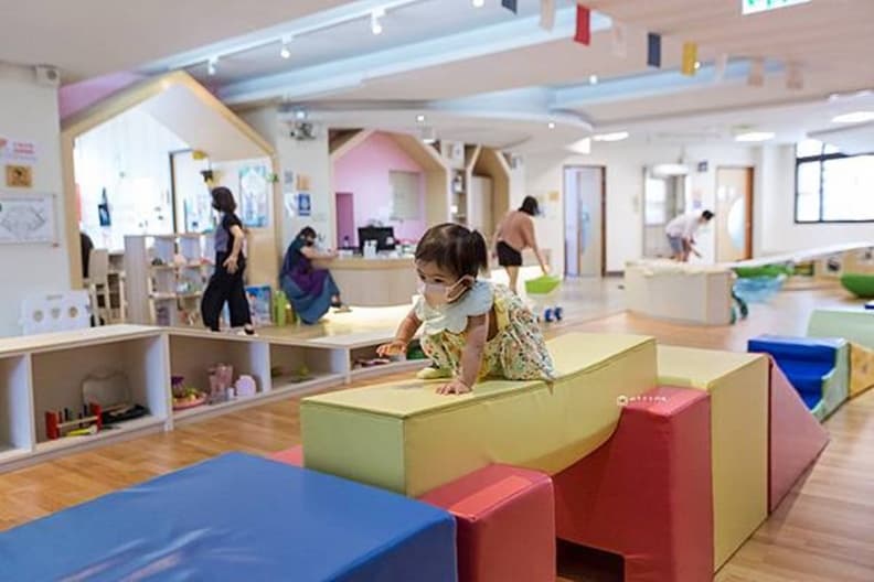 300坪免費玩一整天！台南「室內親子樂園」先衝透明溜滑梯、大型積木橋超放電