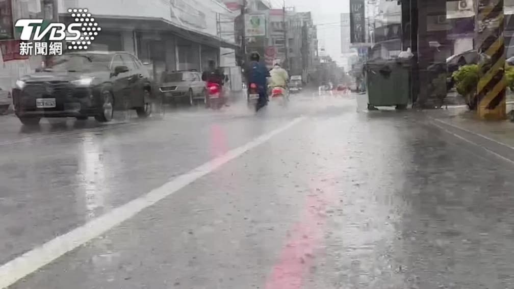 3地豪雨、15縣市大雨!6/13後生成新鋒面,好天氣恐等到下週末 3地豪雨、15縣市大雨!6/13後生成新鋒面,好天氣恐等到下週末