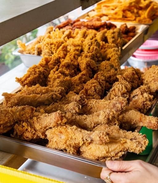台南最狂炸物店!大口爽嗑整隻「黃金炸全雞」無敵過癮,比臉大雞排香酥唰嘴 台南最狂炸物店!大口爽嗑整隻「黃金炸全雞」無敵過癮,比臉大雞排香酥唰嘴