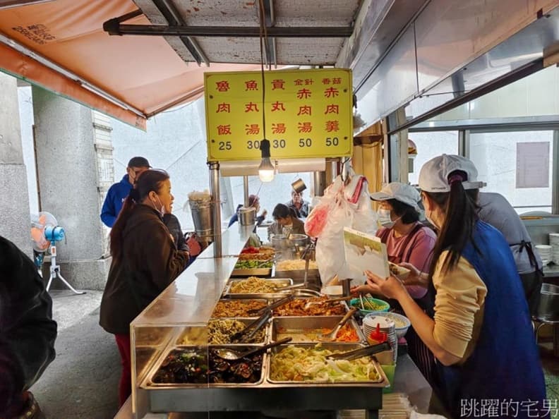 台北巷弄隱藏版美食！雙連60年「酸菜滷肉飯」老饕才知，滿滿膠質香辣超唰嘴