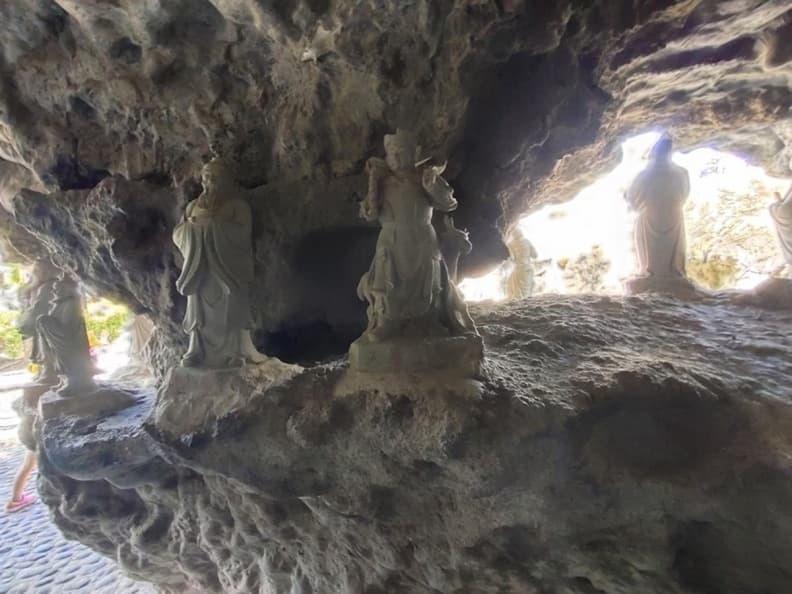全台最大「寺廟主題公園」在這！破6000坪宛如大型迷宮，免費美拍彩虹彎橋