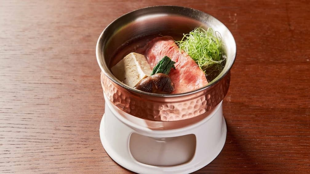 店內餐點「飛驒牛涮涮鍋」。（圖片來源：晴山日本料理）