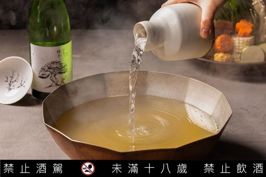 【新開店】高級日式鍋物插旗大安！清酒入湯底，必嘗A5夏多布里昂壽喜燒