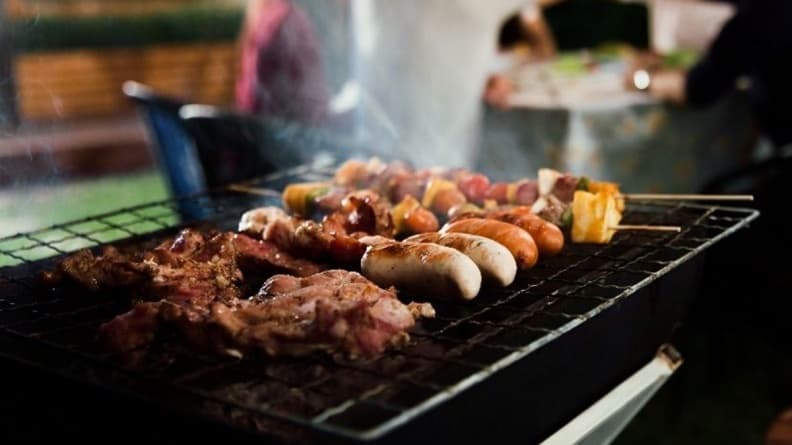 2023中秋烤肉最搭飲料TOP 6!茶飲、檸檬汁解油膩,近萬名網友推「它」絕配