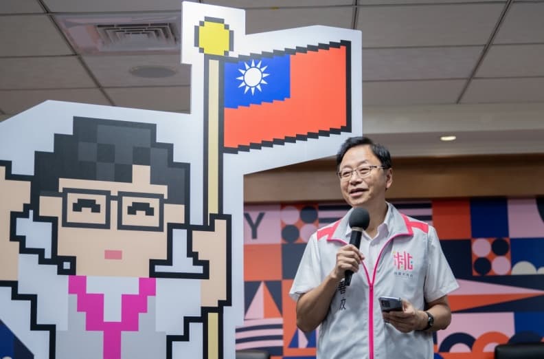 桃園國慶月系列活動開跑!張市長體驗「國慶互動遊戲」 ,力邀張泰山領唱國歌 桃園國慶月系列活動開跑!張市長體驗「國慶互動遊戲」 ,力邀張泰山領唱國歌
