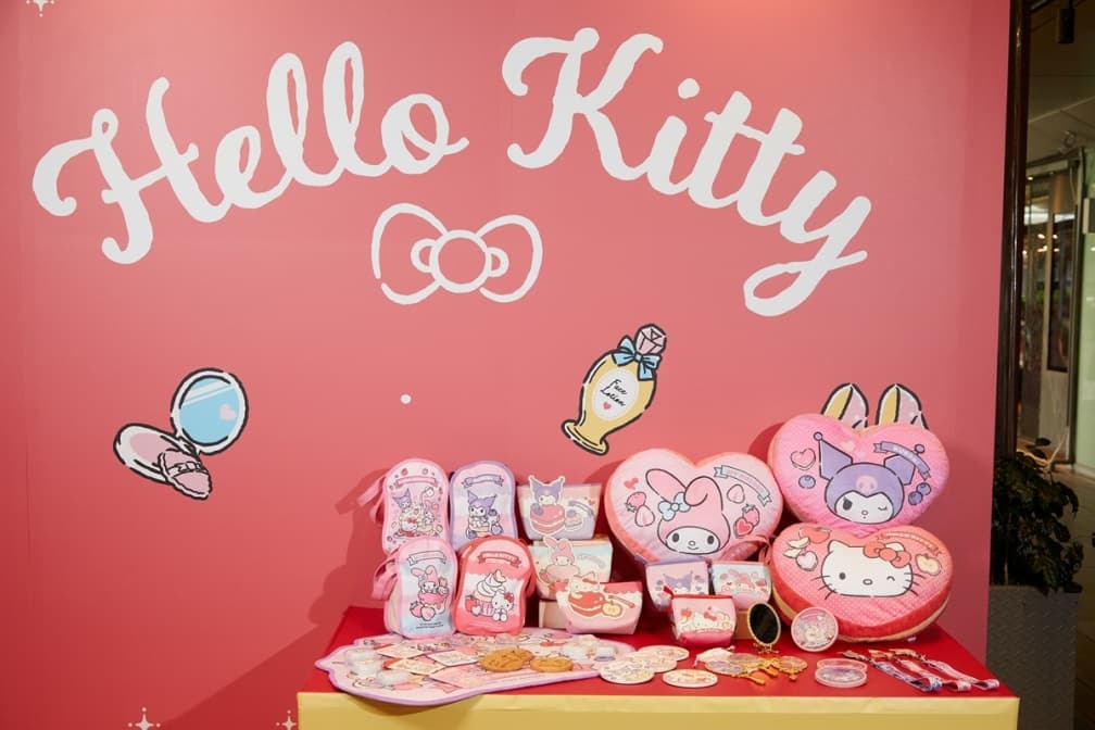 滿滿Hello Kitty！打卡夢幻三麗鷗遊樂園：旋轉木馬８大設施、超萌300款周邊