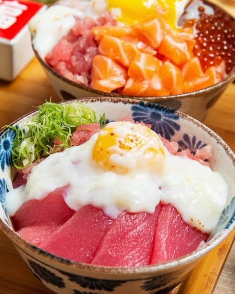鋪滿鮪魚丼飯只要220元!Google 4.9星「高CP日料店」必拍九宮格手毯壽司 鋪滿鮪魚丼飯只要220元!Google 4.9星「高CP日料店」必拍九宮格手毯壽司