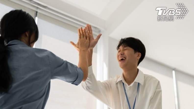 ３生肖2024年好運旺！肖鼠生活、事業順遂，屬雞異地發展格局更大