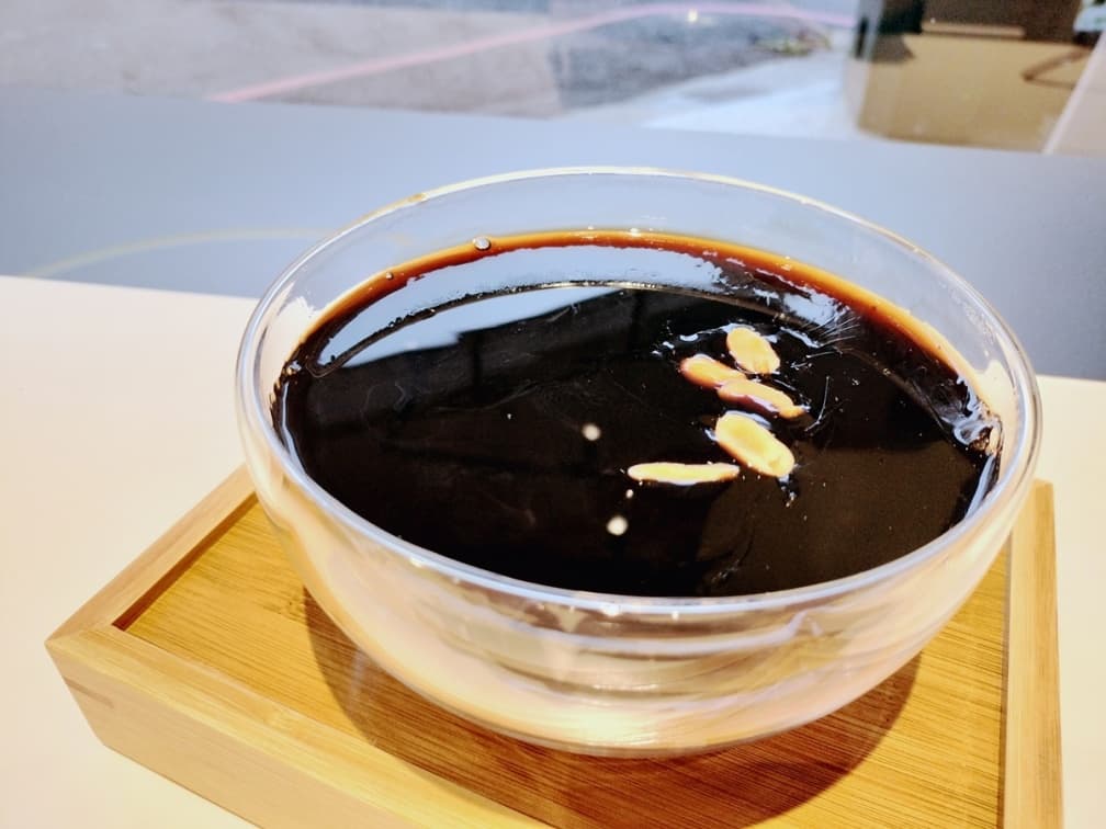 【獨家】嫩仙草買一送一！高雄手作仙草名店進軍台中，必加大甲芋泥球