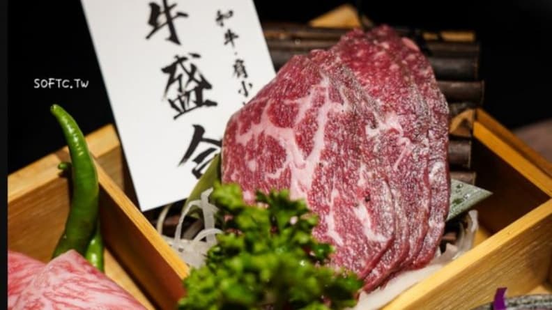 澳洲M9和牛紐約客油花分布非常均勻。（圖片來源：軟西遊記）