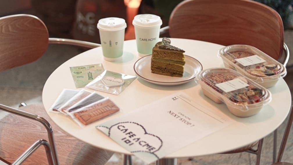 白綠相間的漸層如同群山環繞。（圖片來源：CAFE ACME）