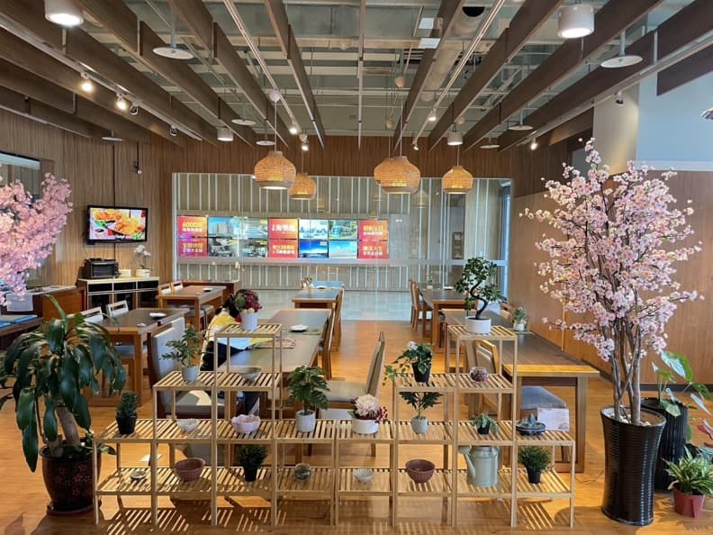 證件拿出來！「福容漁人碼頭店」下午茶買一送一，喝烏龍配４宮格古早味