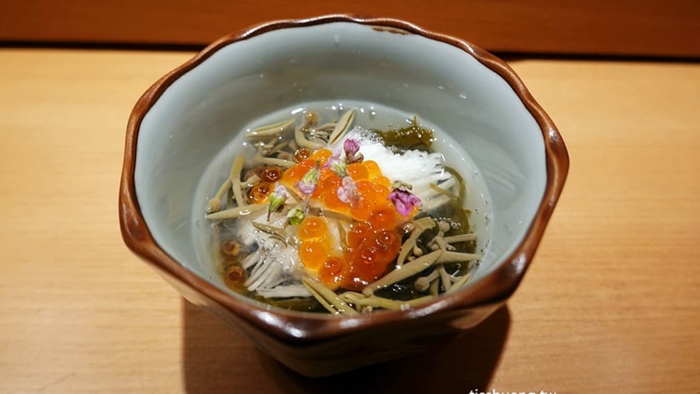 山藥佐鮭魚卵。（圖片來源：Tiss玩味食尚）