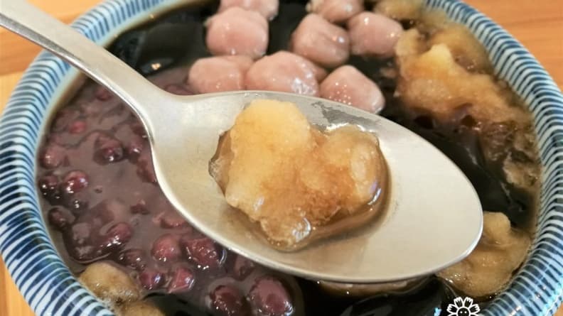店家的蔗冰吃起來微甜卻不膩口。（圖片來源：花洛米一起去玩耍）