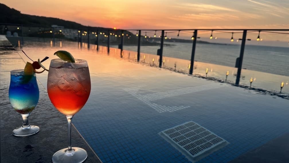 傍晚到頂樓吹海風看夕陽超浪漫。 （圖片來源：半島海悅會館）