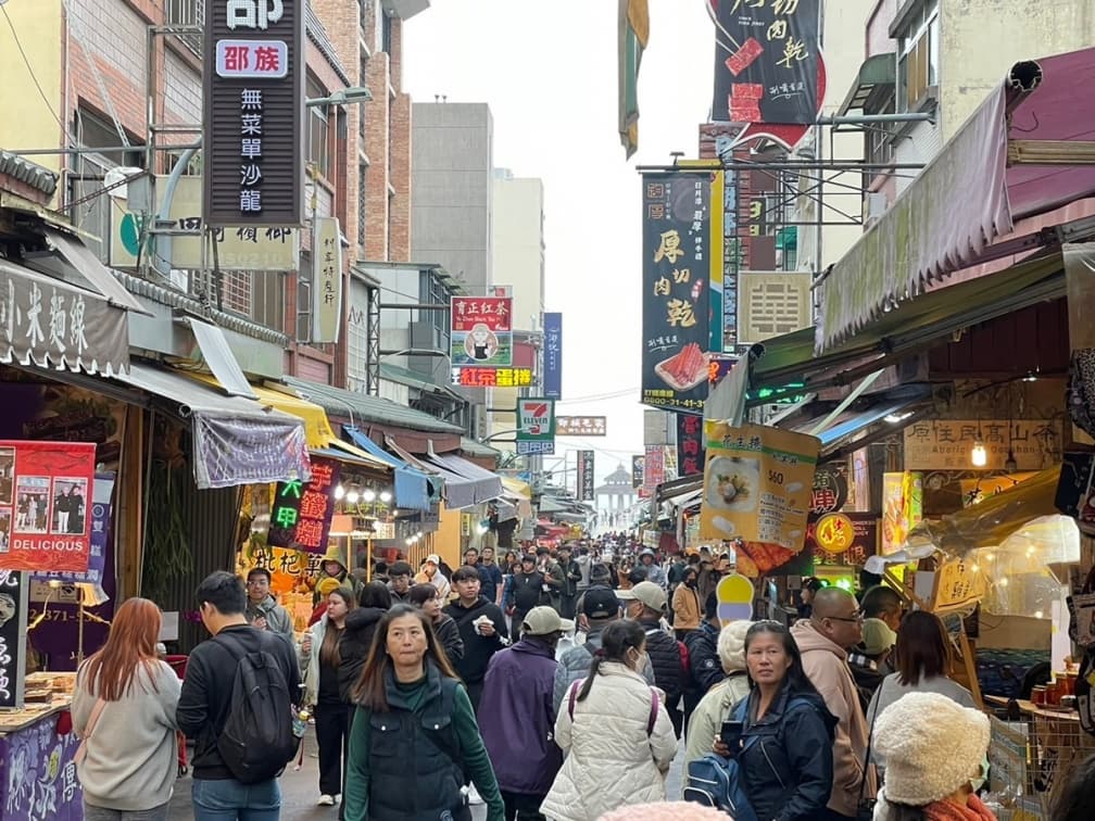 【獨家】１小孩免費＋親子館門票！日月潭湖景房１人不到1850元，再送電動車暢遊