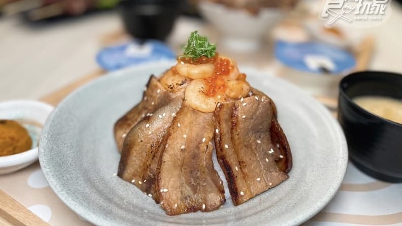 「十勝燒蝦厚豚丼」嚴選國產豬五花。