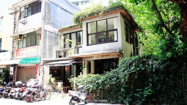 2J CAFE為韓國人開的餐廳，由古民家老宅改建。（圖片來源：UPSSMILE向上的微笑萍子）