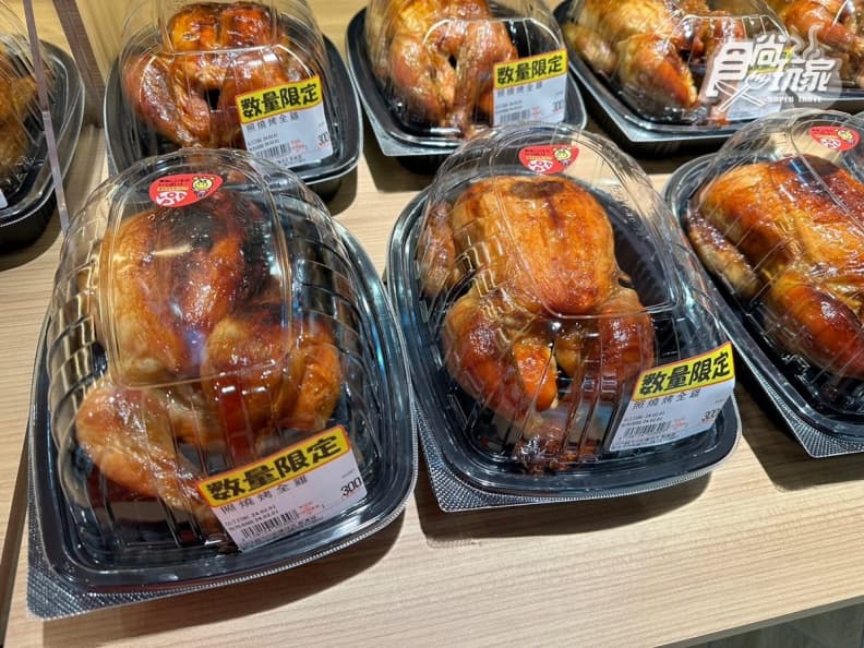 限時抽A5和牛！新北首家「日本LOPIA超市」開了，必買30元厚鮭魚、日本草莓