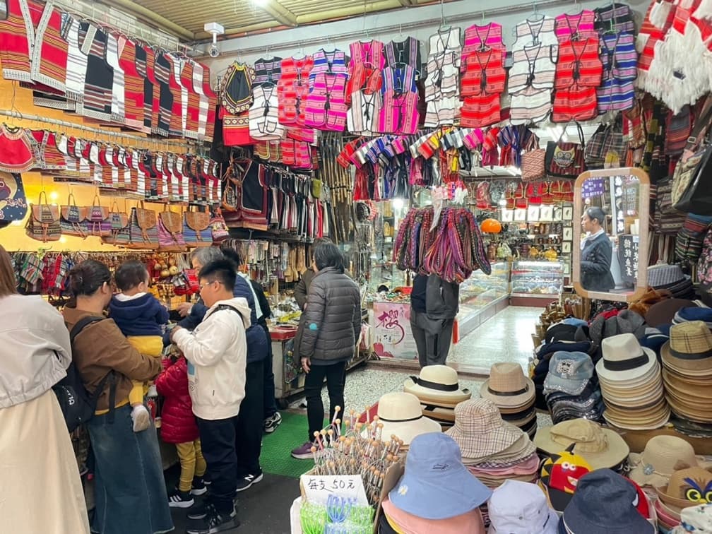 【獨家】湖畔飯店升等４人房、小孩免費、送九族門票！寵物房型備品免費拿