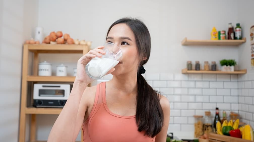 手搖飲、鮮奶茶加的奶不是鮮奶？４倍水還原奶「冰磚奶」充斥，年進口破14億