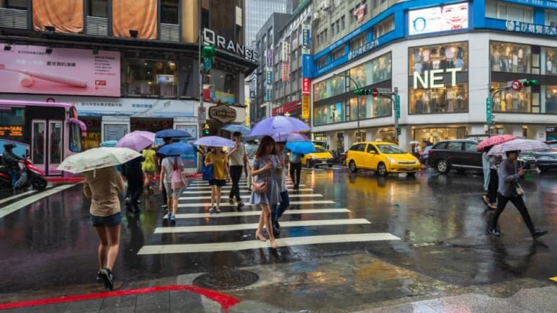 貝碧佳颱風最新路徑曝！這２天最靠近台灣，明起慎防午後大雷雨