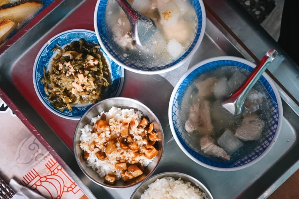 大稻埕慈聖宮美食推薦!白種元也愛白煮豬腳、魩仔魚炒飯配蛋包湯 大稻埕慈聖宮美食推薦!白種元也愛白煮豬腳、魩仔魚炒飯配蛋包湯