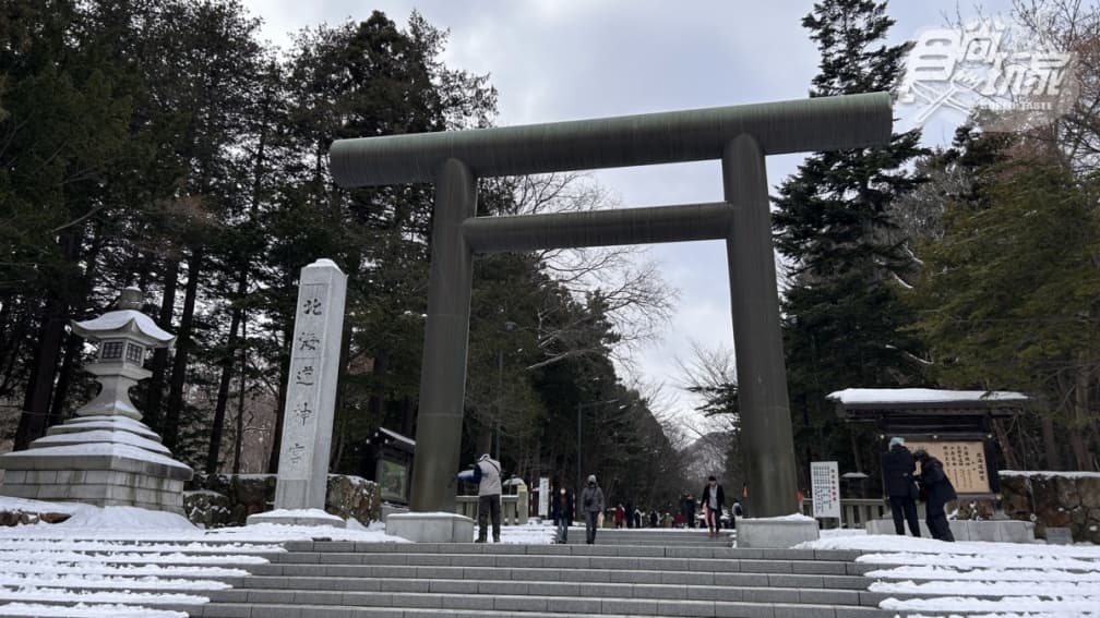 北海道神宮下雪時特別美。