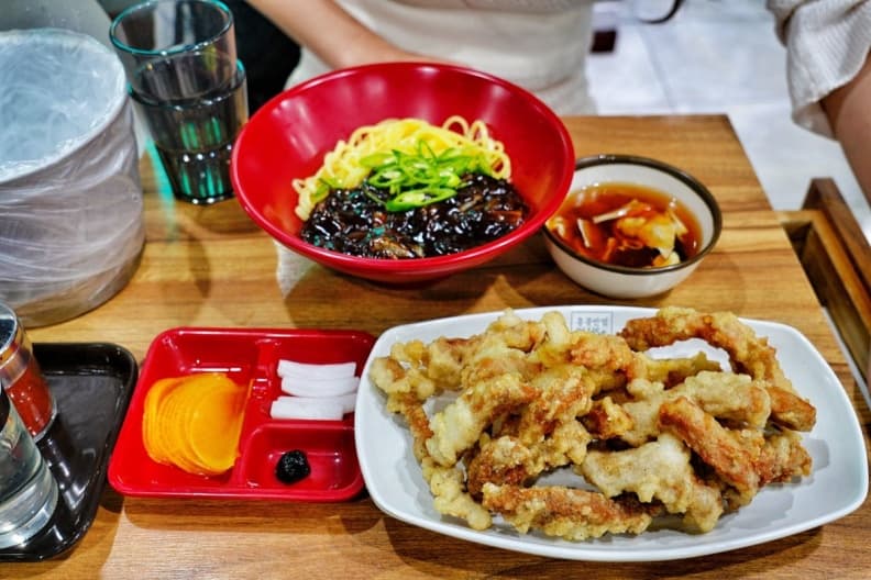 許多國外旅客慕名而來。（圖片來源：混血珊莎的奇幻旅程）